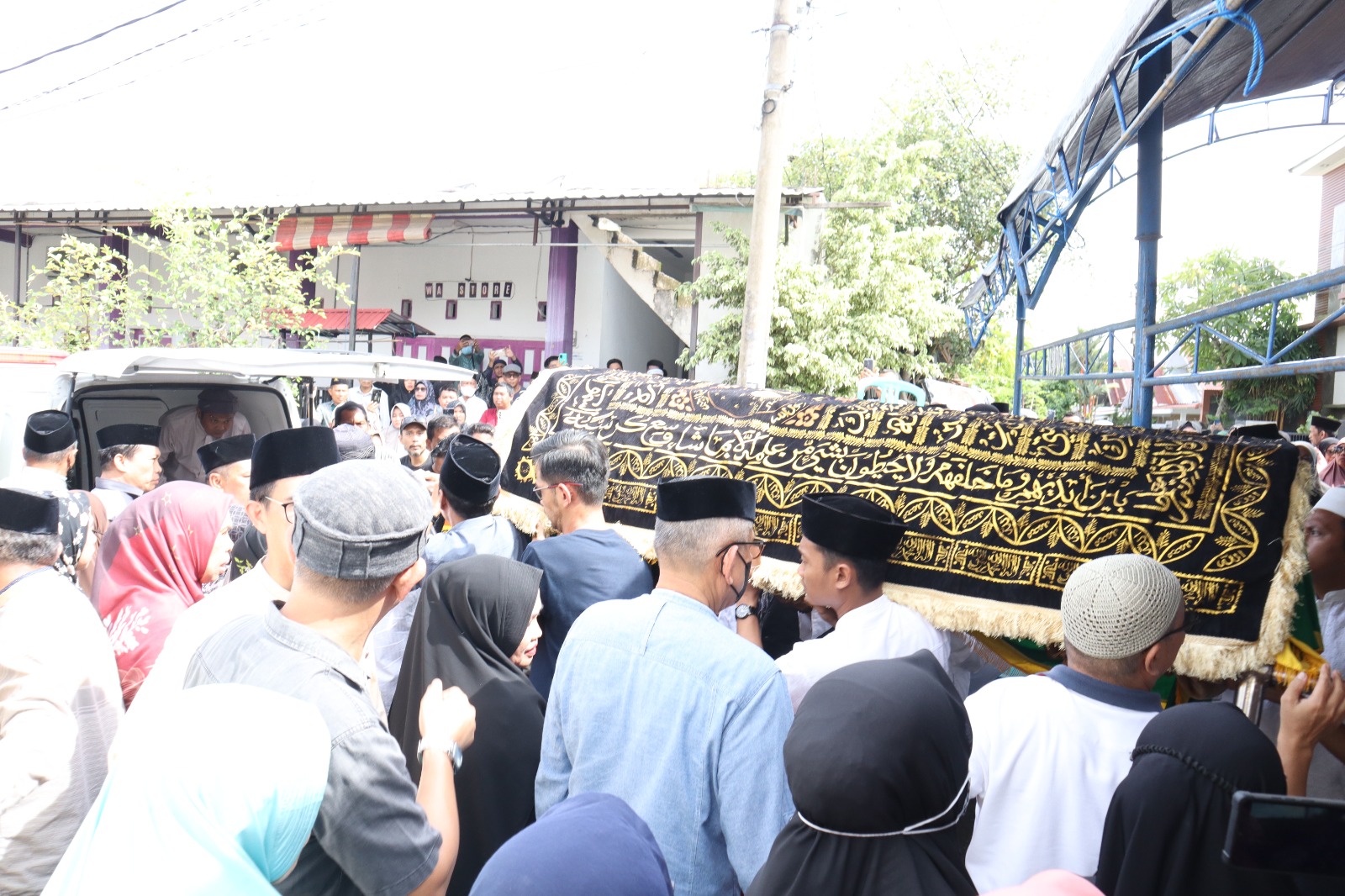 Rektor IAIN Palopo Lepas Jenazah KH Zainuddin Samide, Sosok Teladan yang Sederhana dan Santun