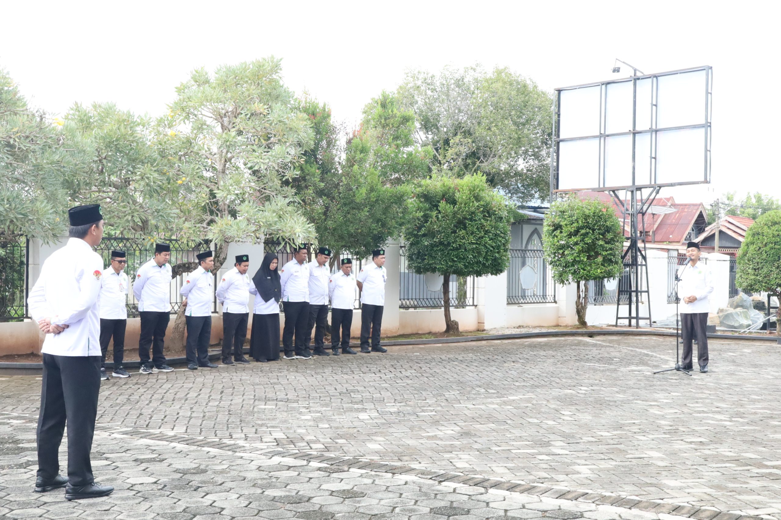 Apel Rutin Tiap Senin, Ini Pesan Rektor Bagi Tendik IAIN Palopo