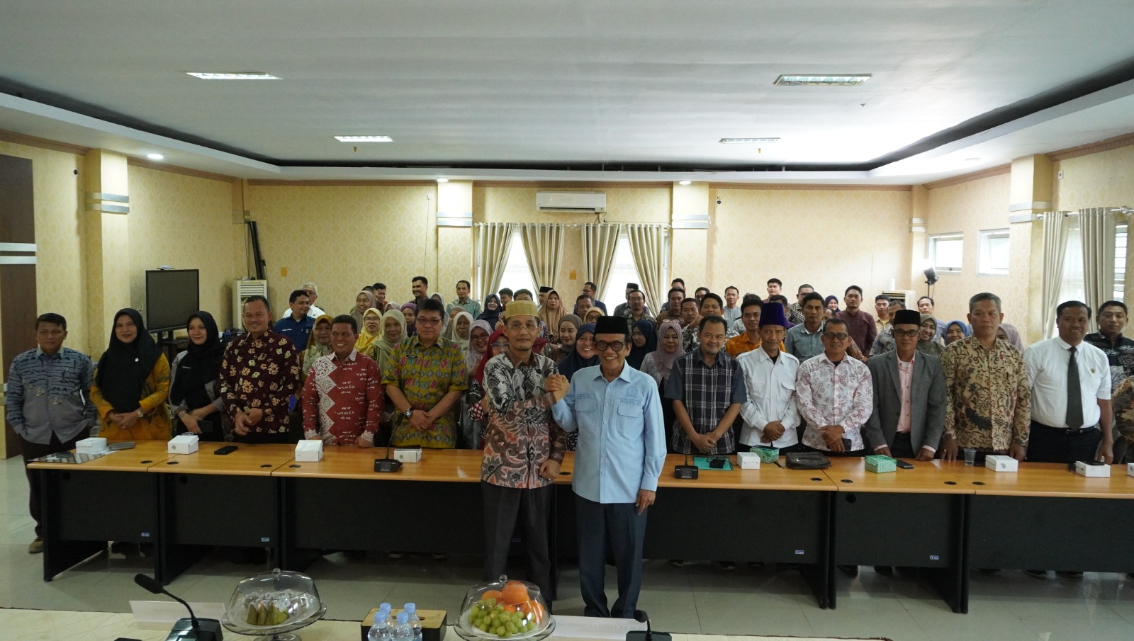 Silaturahim Legislator Pusat La Tinro La Tunrung, UIN Palopo Ajukan Gedung Olahraga