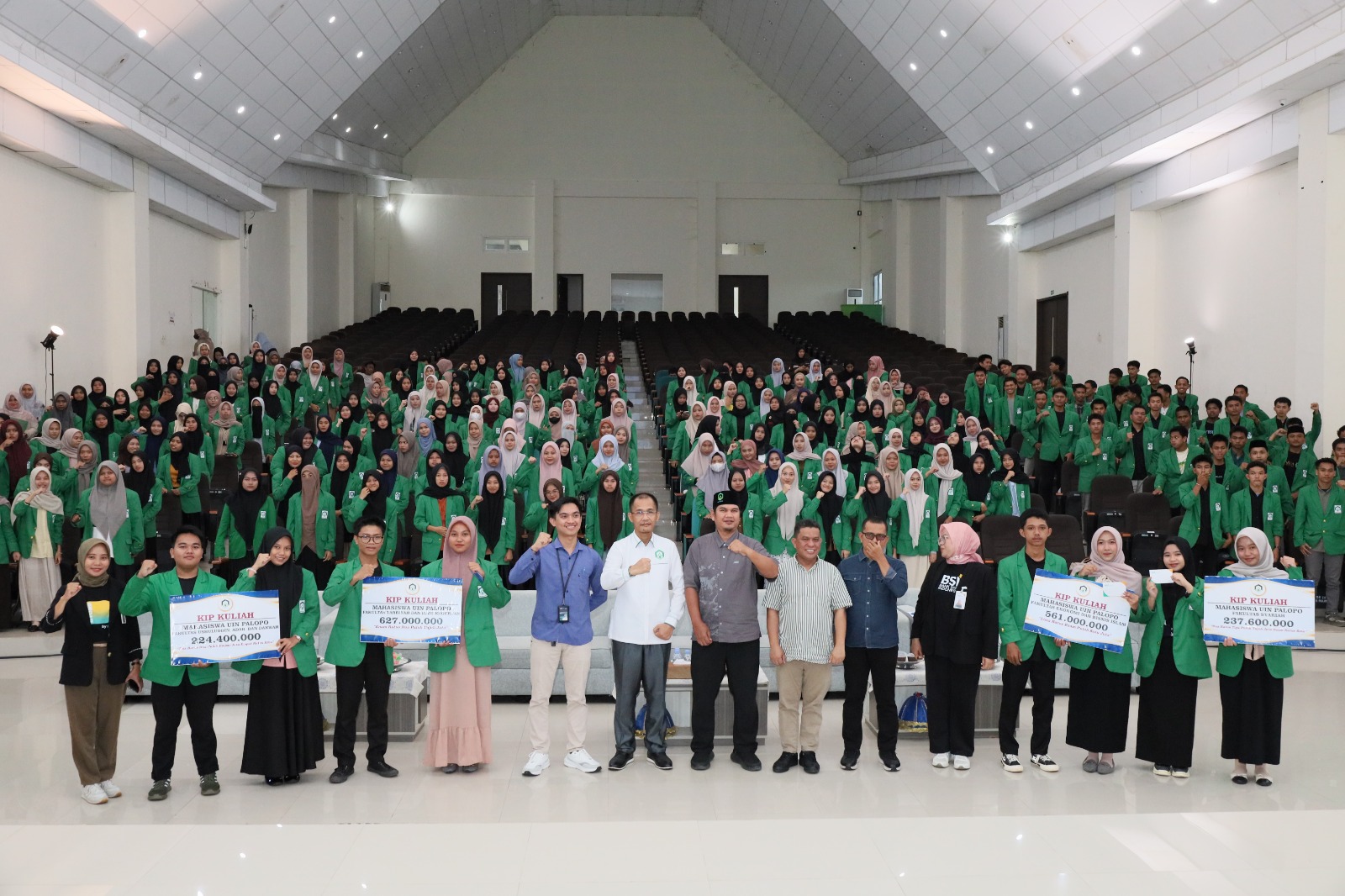 UIN Palopo Serahkan 250 Kuota Beasiswa KIP Kuliah, Rektor Pesankan Ini Kepada Penerima