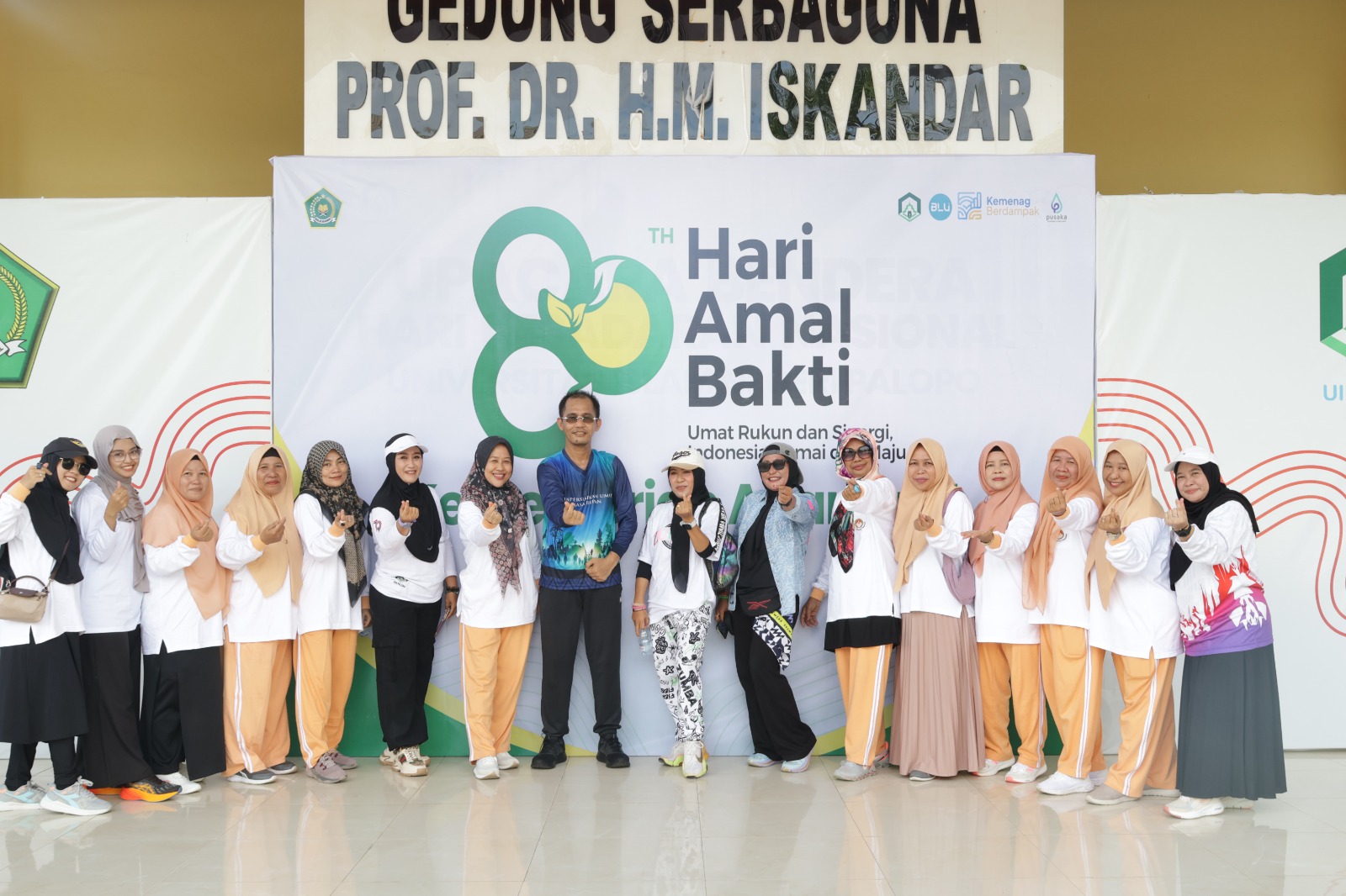 Senam Sehat dan Pemeriksaan Kesehatan Gratis Warnai Peringatan HAB ke-80 Kemenag di UIN Palopo