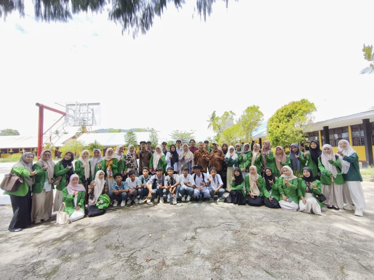 Program Fun with English PBI di SMAN 2 Luwu, Perkuat Kompetensi Mahasiswa UIN Palopo