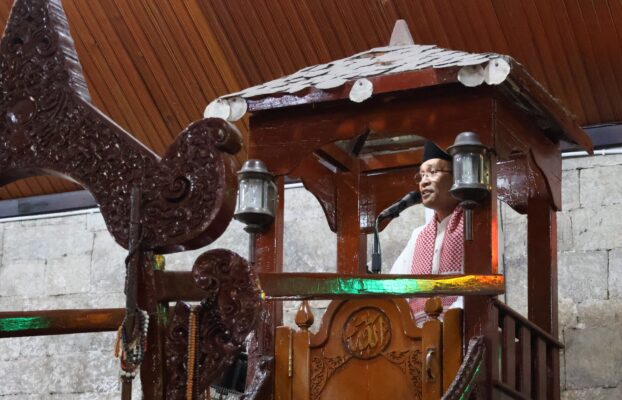 Khutbah Jumat, Rektor UIN Palopo Tekankan Konsistensi Ketakwaan Pasca-Ramadan