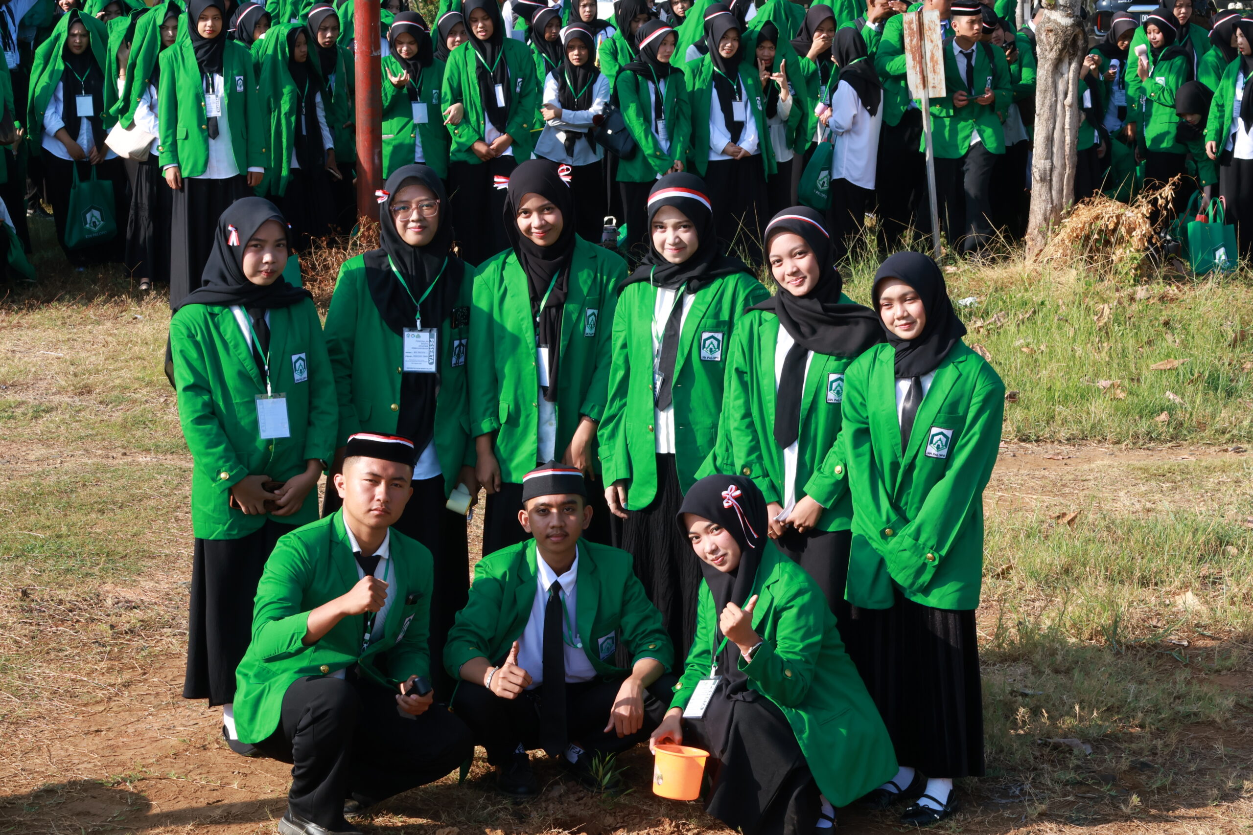 Hari Terakhir PBAK, Mahasiswa Baru UIN Palopo Tanam Pohon Wujudkan Smart and Green Campus
