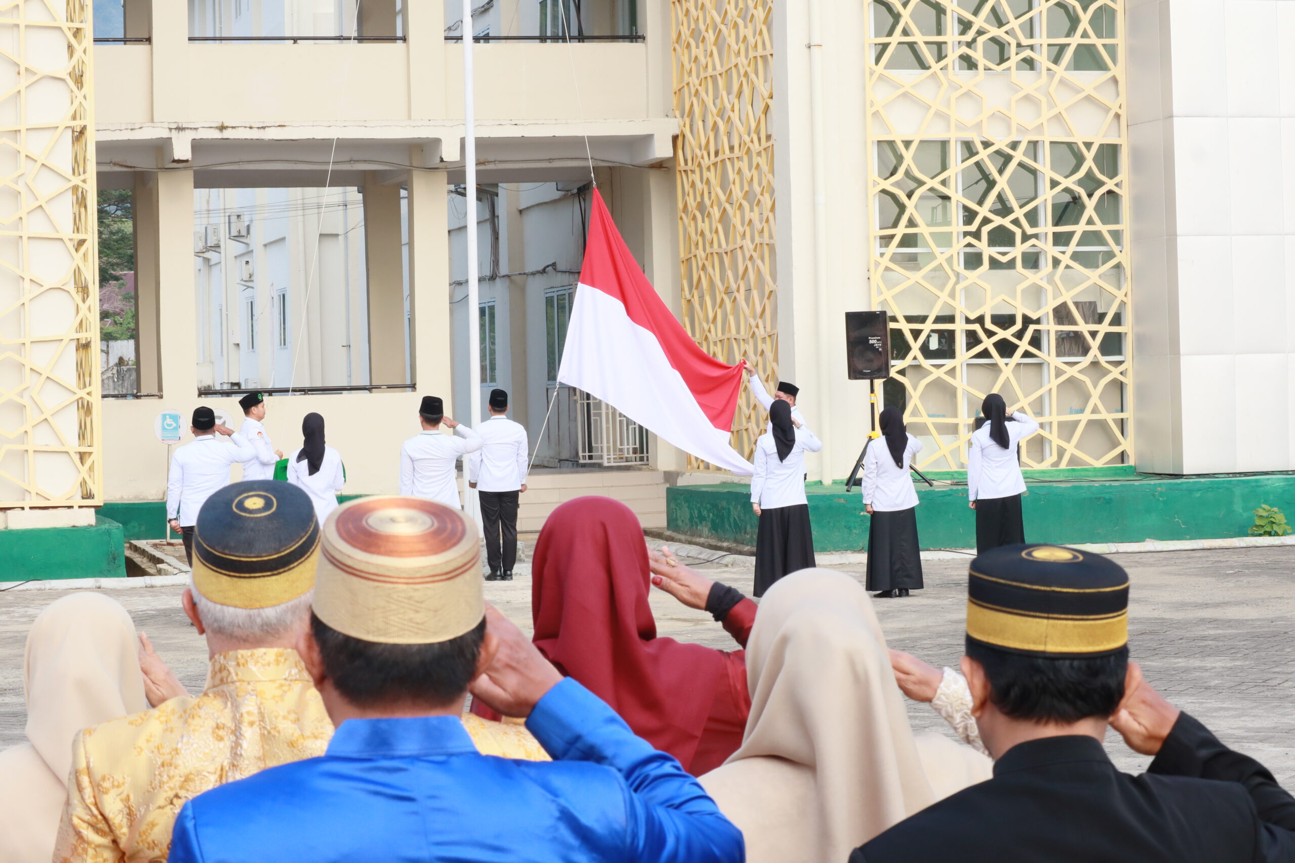 UIN Palopo Gelar Upacara HUT ke-81 RI, Rektor Tekankan Pelayanan yang Memerdekakan