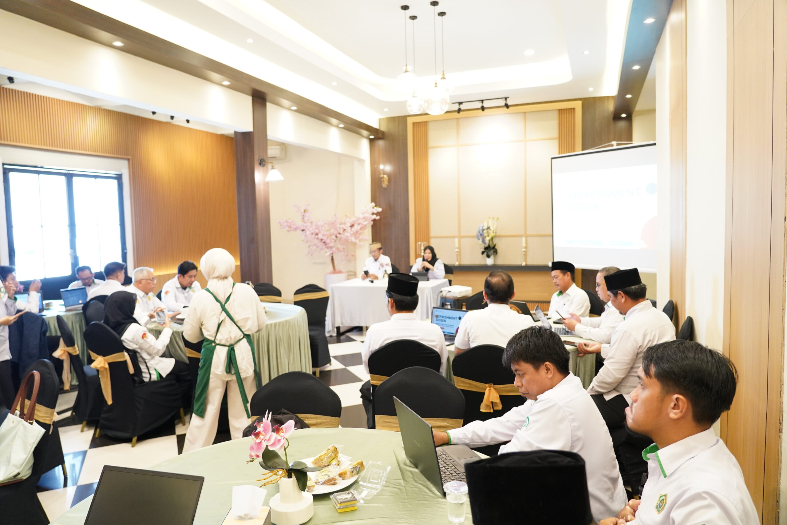 Refreshment Dosen dan Tendik, Fakultas Syariah UIN Palopo Evaluasi Pembelajaran dan Perkuat Tata Kelola Akademik