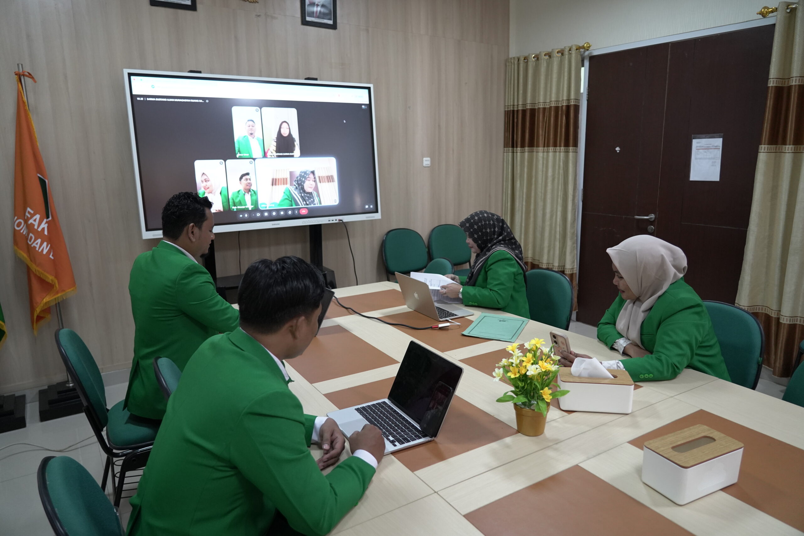 Sakit Tak Halangi Sarma Bustang Ikuti Ujian Munaqasyah Online di UIN Palopo