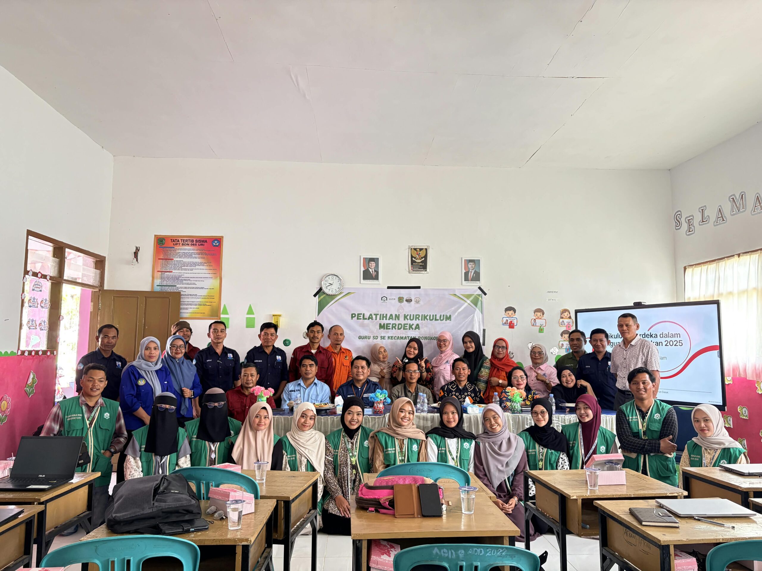 KKN UIN Palopo Kolaborasi Hadirkan Kampung Baca dan Pelatihan Kurikulum Merdeka di Rongkong