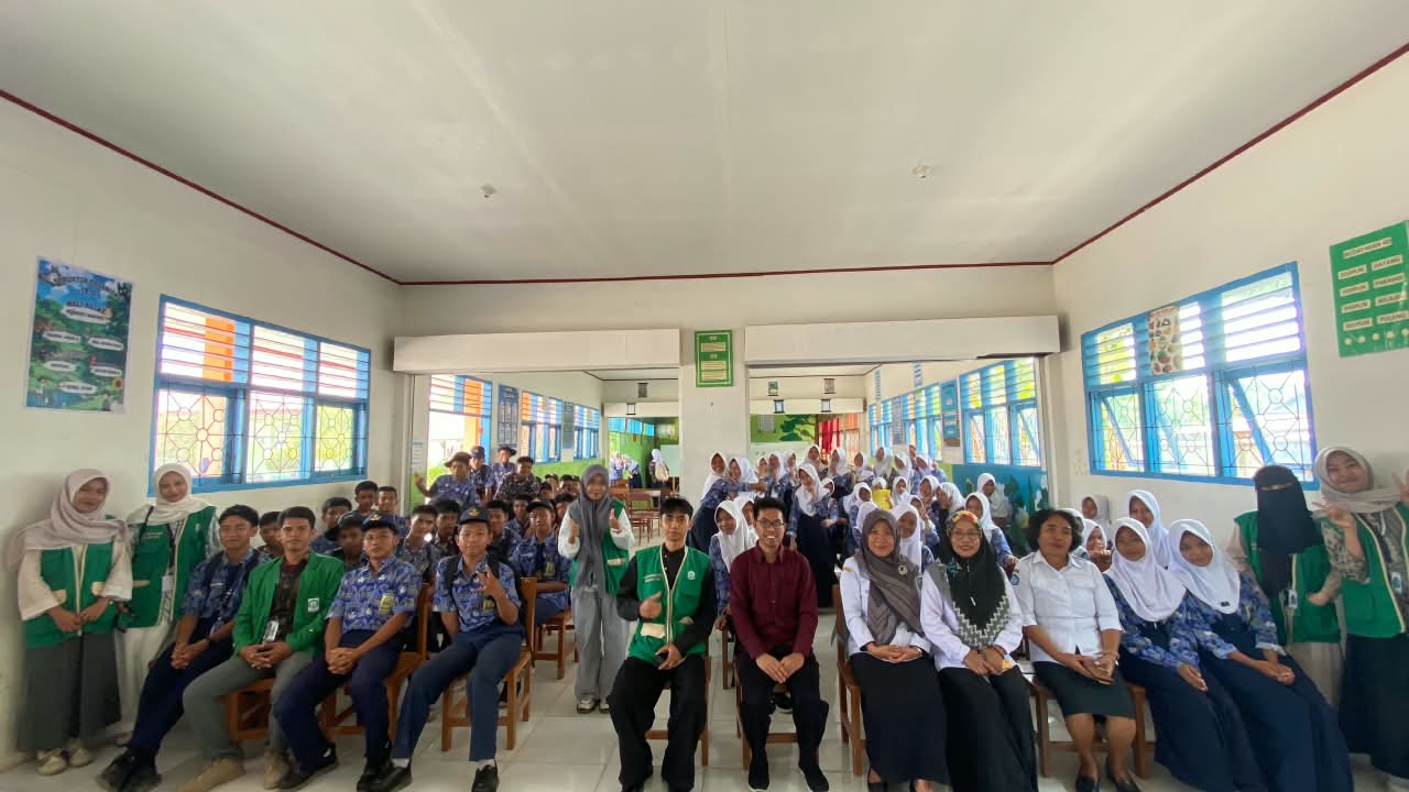 KKN UIN Palopo Dorong Literasi Lingkungan dan Keuangan Syariah bagi Pelajar di Ponrang Selatan