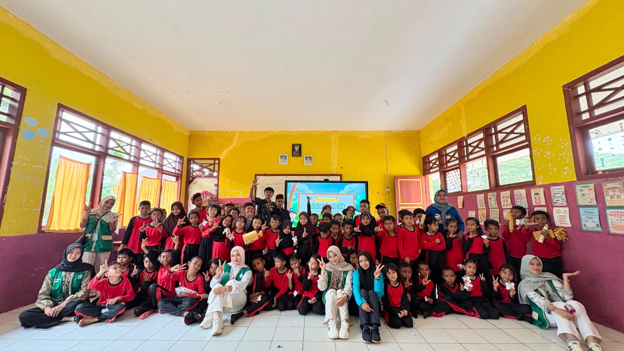 KKN Tematik UIN Palopo Posko Lioka Tanamkan Kepedulian Lingkungan melalui Program Sahabat Bumi Cilik